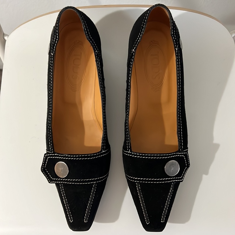 Tod's Black Suede Pointed Toe Loafers with White Stitching - Picture 2 of 6